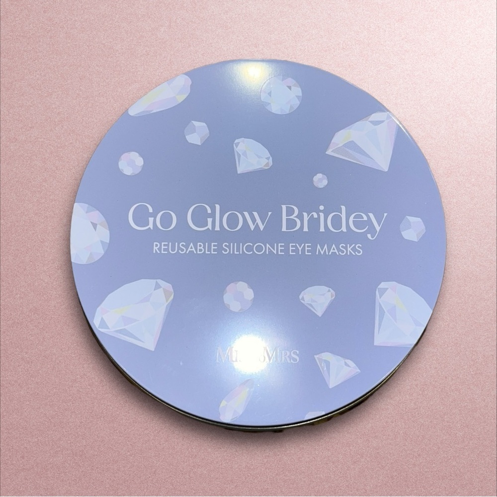 NIP Bride Reusable Silicone Eye Masks
